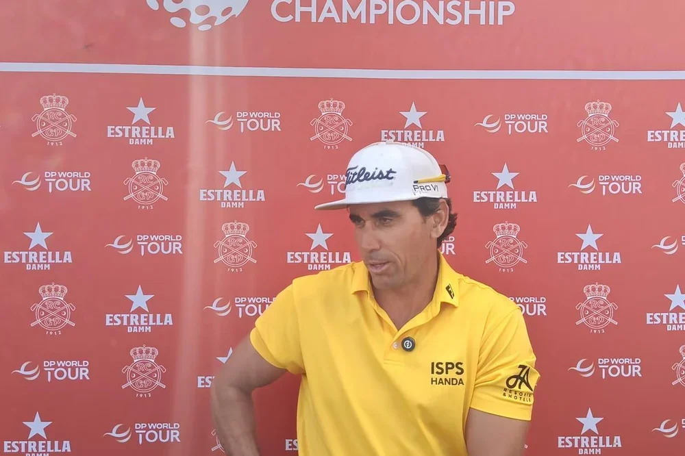 Cabrera Bello atiende a los medios tras su gran vuelta en la jornada final en el RCG El Prat
